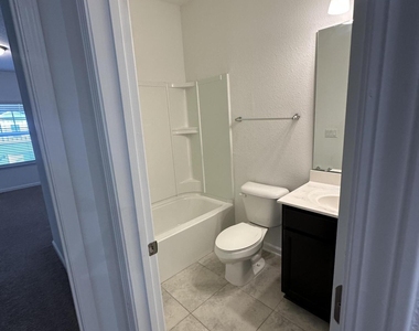 136 Pinebury Lane - Photo Thumbnail 15