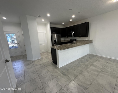 136 Pinebury Lane - Photo Thumbnail 4