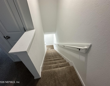 136 Pinebury Lane - Photo Thumbnail 7