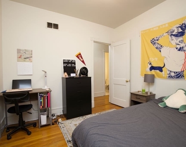 6717 N Sheridan Road - Photo Thumbnail 13