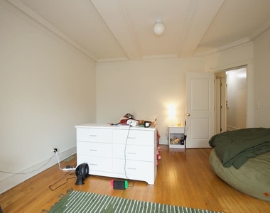 6717 N Sheridan Road - Photo Thumbnail 16