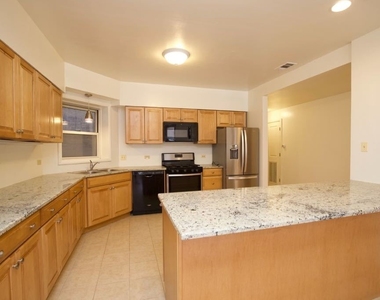 6713 N Sheridan Road - Photo Thumbnail 2