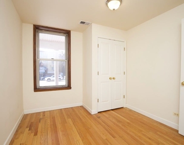 6713 N Sheridan Road - Photo Thumbnail 7