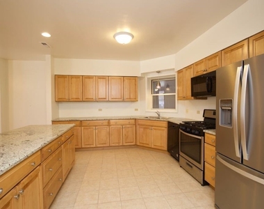 6713 N Sheridan Road - Photo Thumbnail 1