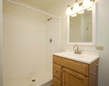6713 N Sheridan Road - Photo Thumbnail 18