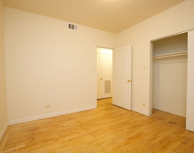 6713 N Sheridan Road - Photo Thumbnail 10