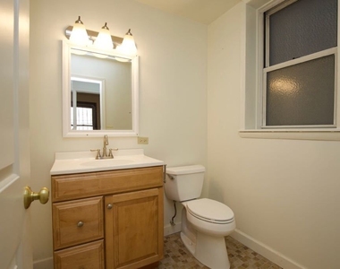 6713 N Sheridan Road - Photo Thumbnail 17