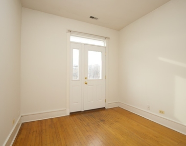 6717 N Sheridan Road - Photo Thumbnail 11