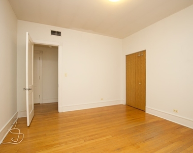 6717 N Sheridan Road - Photo Thumbnail 14