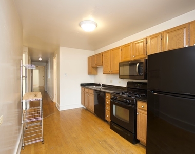6717 N Sheridan Road - Photo Thumbnail 2