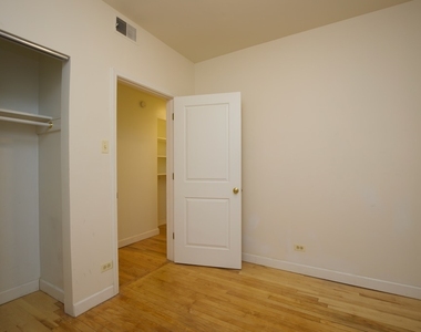6713 N Sheridan Road - Photo Thumbnail 16