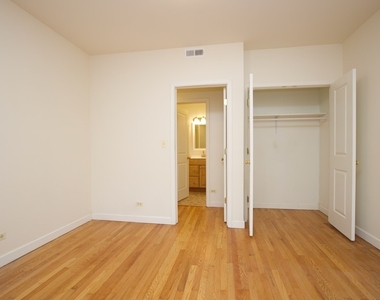 6713 N Sheridan Road - Photo Thumbnail 13