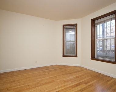 6713 N Sheridan Road - Photo Thumbnail 12