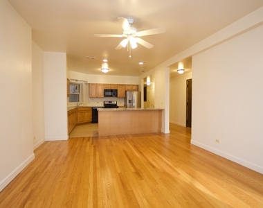 6713 N Sheridan Road - Photo Thumbnail 6