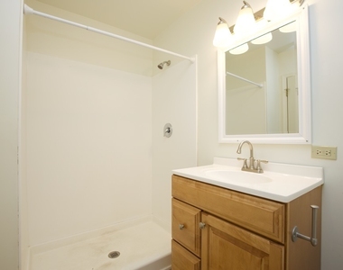 6713 N Sheridan Road - Photo Thumbnail 18