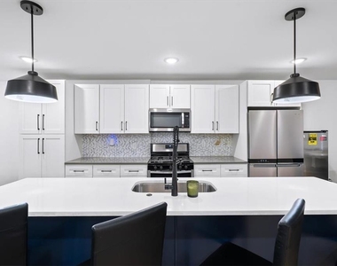 1846 Rogers Avenue Sw - Photo Thumbnail 3