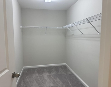381 Northaven Avenue - Photo Thumbnail 16
