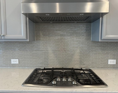 381 Northaven Avenue - Photo Thumbnail 5