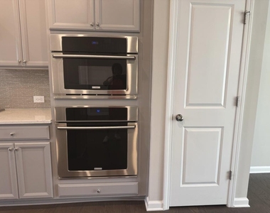 381 Northaven Avenue - Photo Thumbnail 6