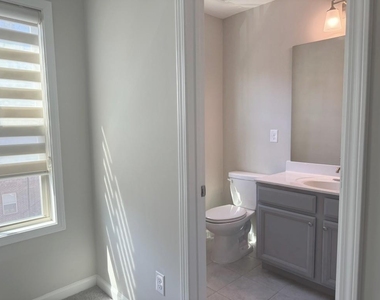 381 Northaven Avenue - Photo Thumbnail 19