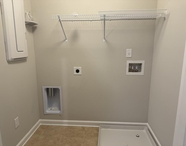 381 Northaven Avenue - Photo Thumbnail 21