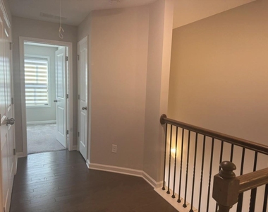 381 Northaven Avenue - Photo Thumbnail 12