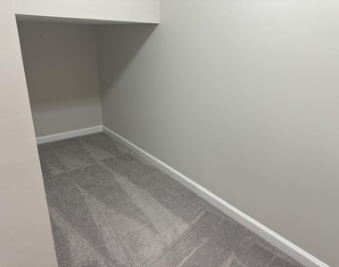 381 Northaven Avenue - Photo Thumbnail 24