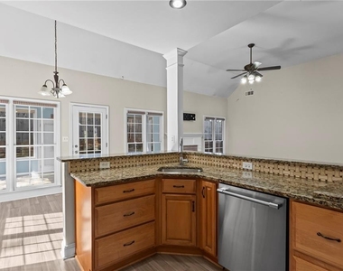 3030 Northcliff Drive - Photo Thumbnail 7