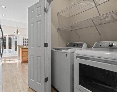 3030 Northcliff Drive - Photo Thumbnail 11