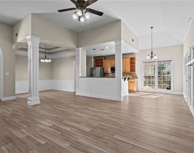3030 Northcliff Drive - Photo Thumbnail 4