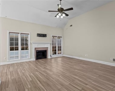 3030 Northcliff Drive - Photo Thumbnail 2