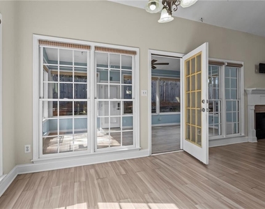 3030 Northcliff Drive - Photo Thumbnail 9
