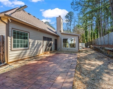 3030 Northcliff Drive - Photo Thumbnail 20