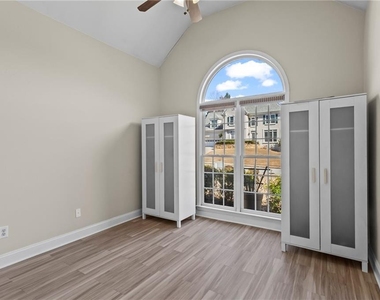 3030 Northcliff Drive - Photo Thumbnail 17
