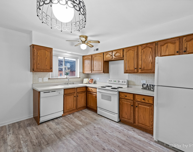 9407 Bay Colony Drive - Photo Thumbnail 3