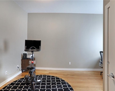 472 Martin Street Se - Photo Thumbnail 2
