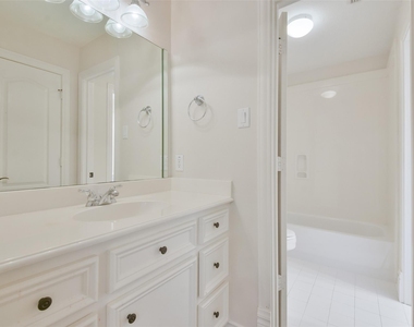 8114 Hideaway Lake Circle - Photo Thumbnail 33