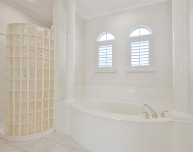 8114 Hideaway Lake Circle - Photo Thumbnail 23