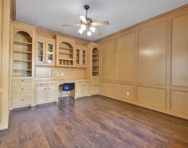 8114 Hideaway Lake Circle - Photo Thumbnail 16