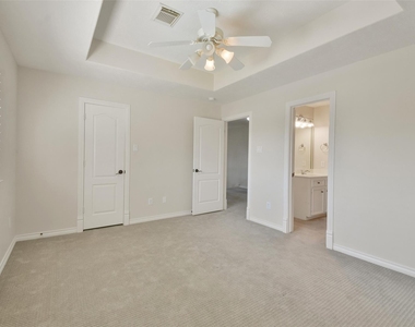 8114 Hideaway Lake Circle - Photo Thumbnail 30