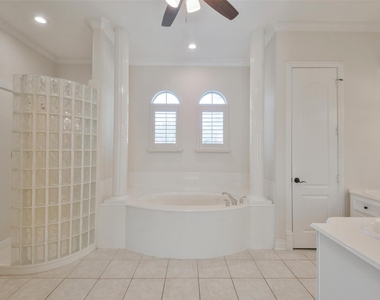 8114 Hideaway Lake Circle - Photo Thumbnail 21
