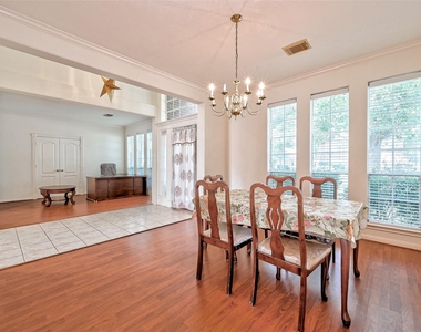 6806 Rhodes Court - Photo Thumbnail 8