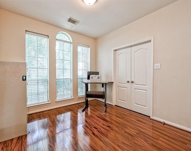 6806 Rhodes Court - Photo Thumbnail 27
