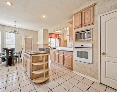 6806 Rhodes Court - Photo Thumbnail 16