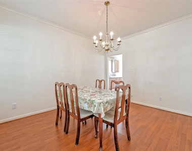 6806 Rhodes Court - Photo Thumbnail 9