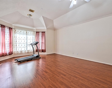 6806 Rhodes Court - Photo Thumbnail 38