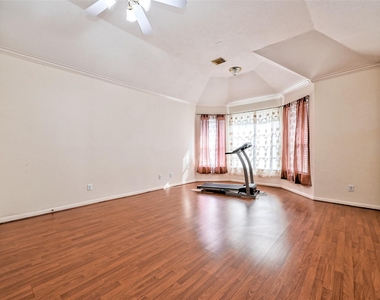 6806 Rhodes Court - Photo Thumbnail 39