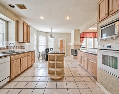 6806 Rhodes Court - Photo Thumbnail 15