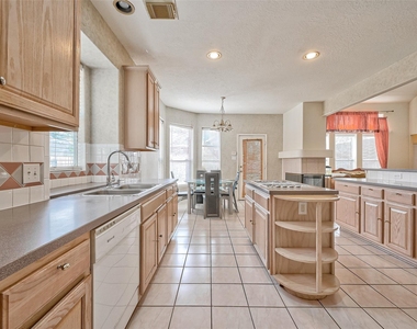 6806 Rhodes Court - Photo Thumbnail 23