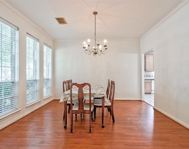 6806 Rhodes Court - Photo Thumbnail 10